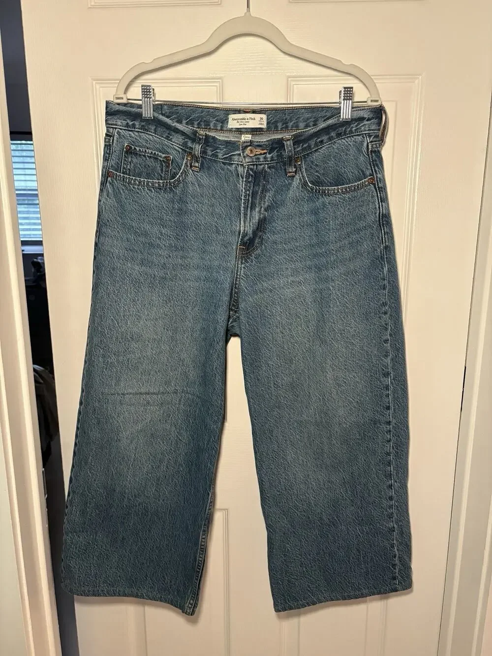 Abercrombie & Fitch Curve Love Low Rise Wide-Leg Loose Blue Denim Jeans size 30
